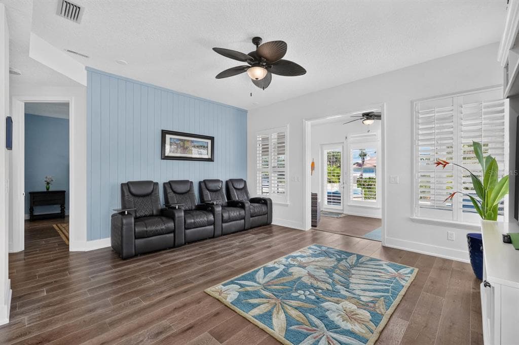 15 MADEIRA COURT photo 13