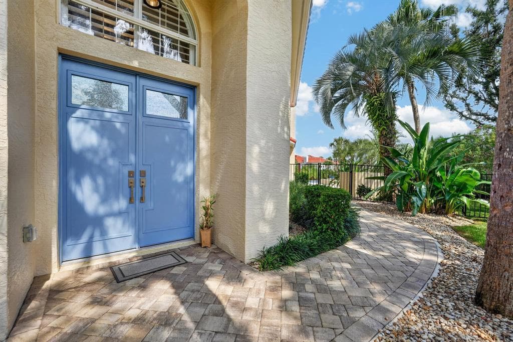 15 MADEIRA COURT photo 3