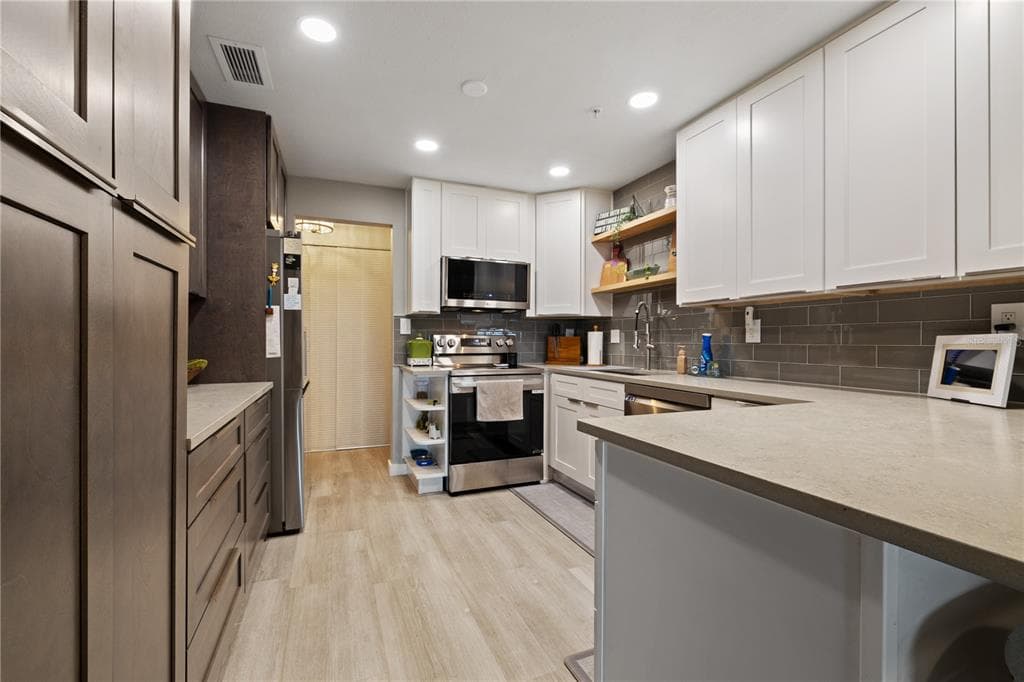 2780 N RIVERSIDE DRIVE 805 photo 3