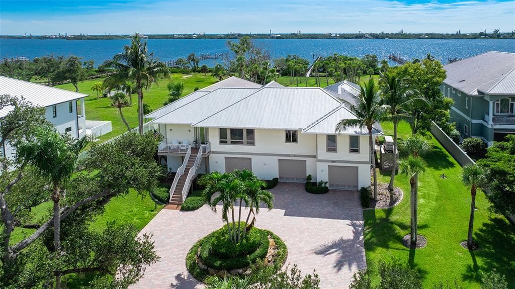 1115 BAYSHORE DRIVE 1