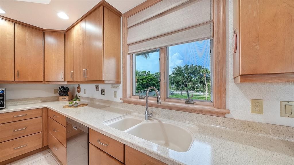 1115 BAYSHORE DRIVE photo 20