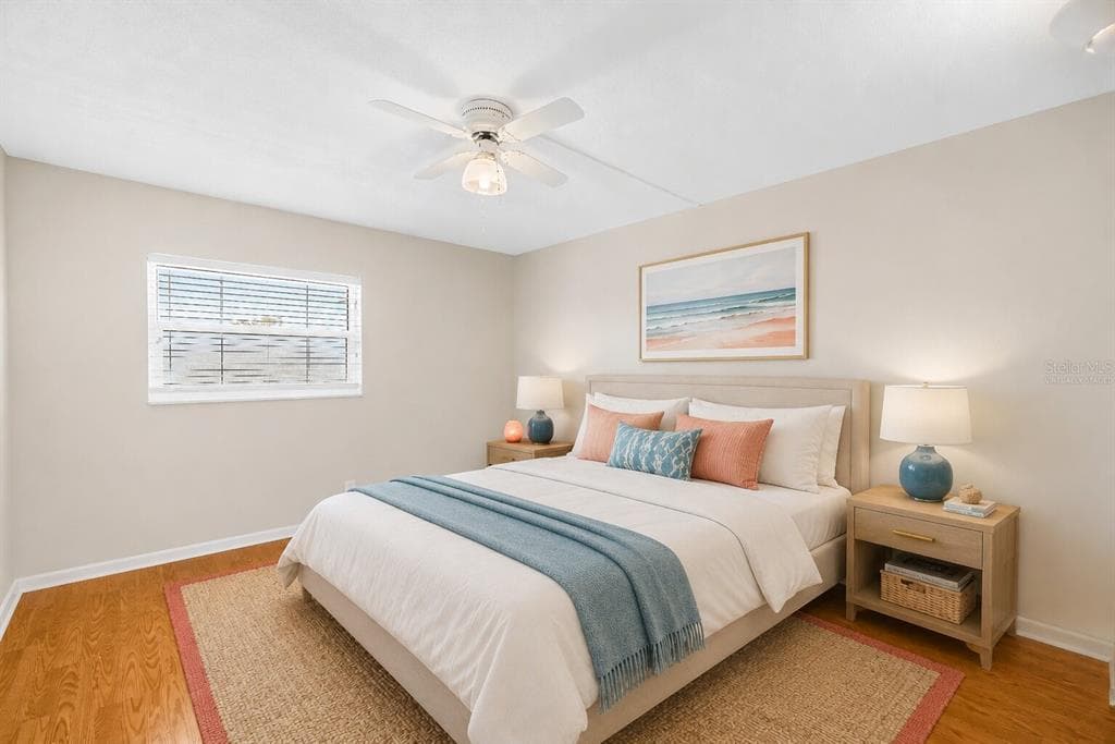 1868 SHORE DRIVE S 310 photo 21