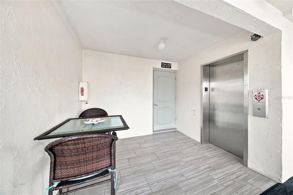 4370 CHATHAM DRIVE 304 photo 6