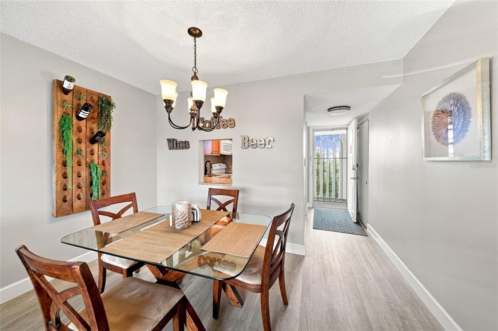4370 CHATHAM DRIVE 304 photo 13
