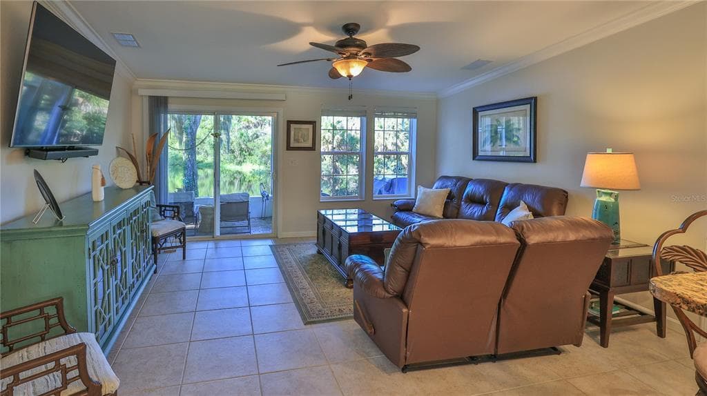 237 NAVAJO DRIVE photo 4