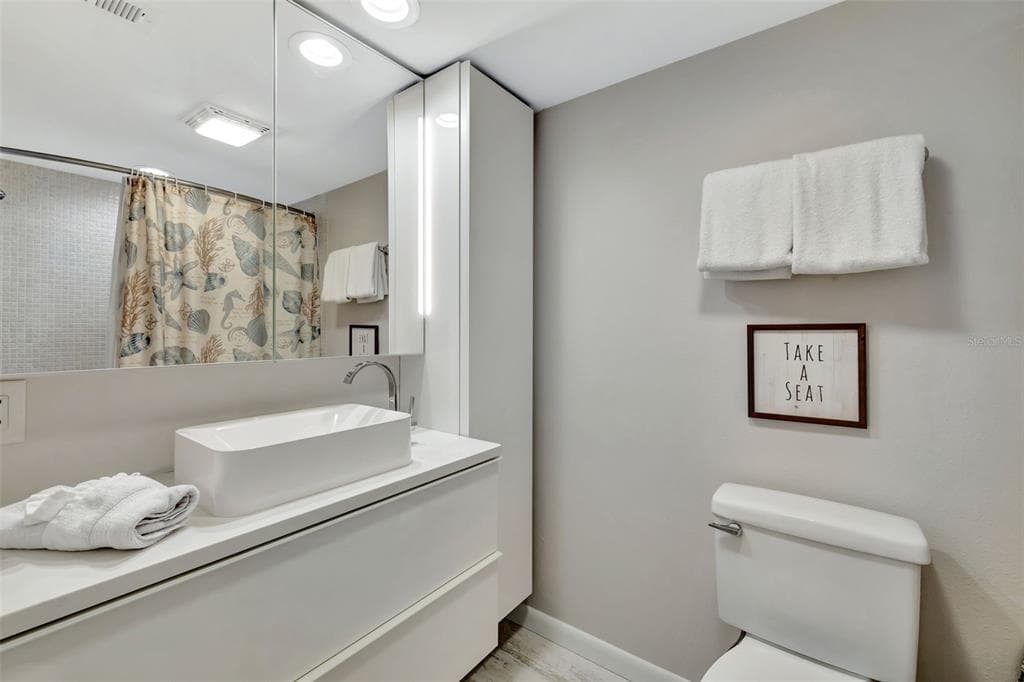 1130 W PEPPERTREE LANE 118 photo 17