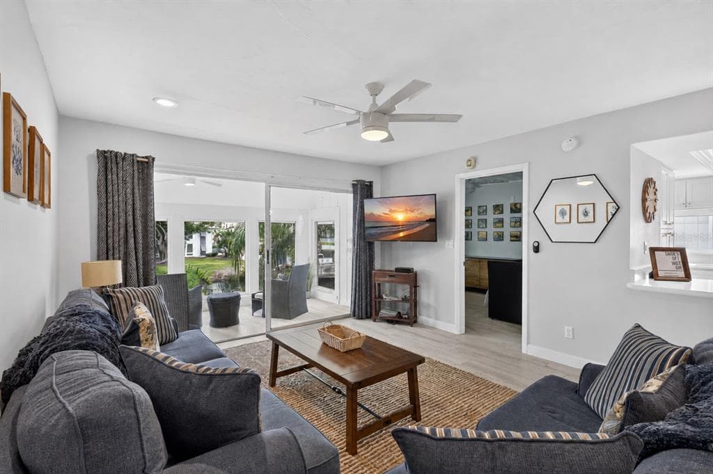 1130 W PEPPERTREE LANE 118 photo 7