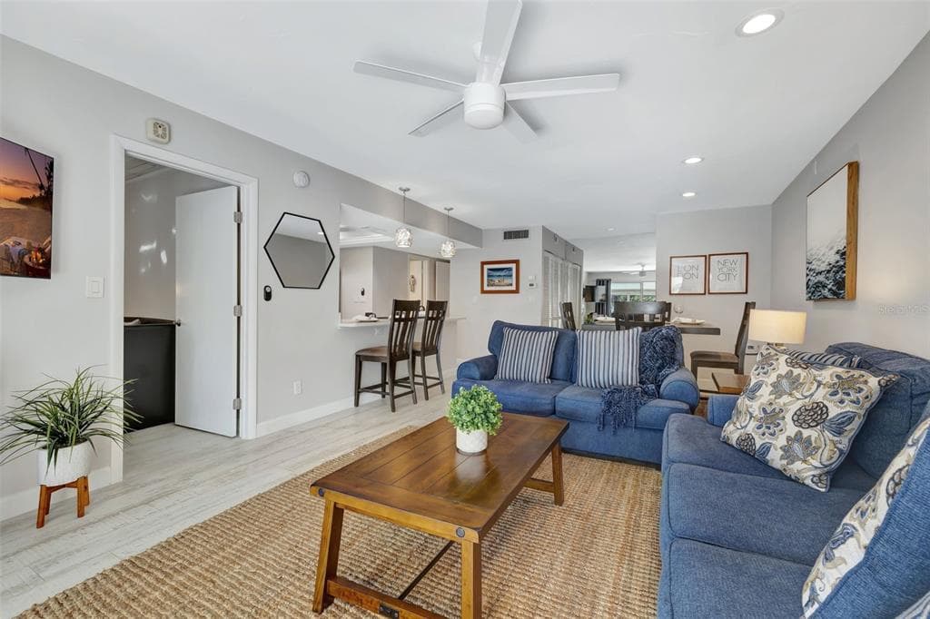 1130 W PEPPERTREE LANE 118 photo 11