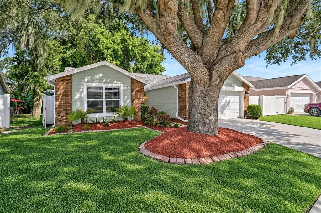 7739 33RD LANE E photo 3