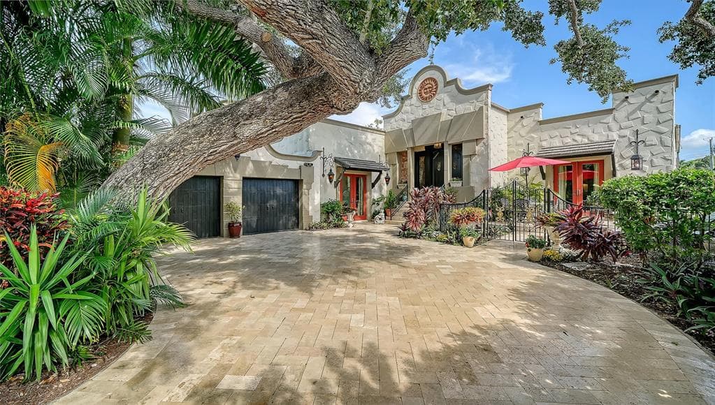 1853 FIESTA DRIVE photo 1