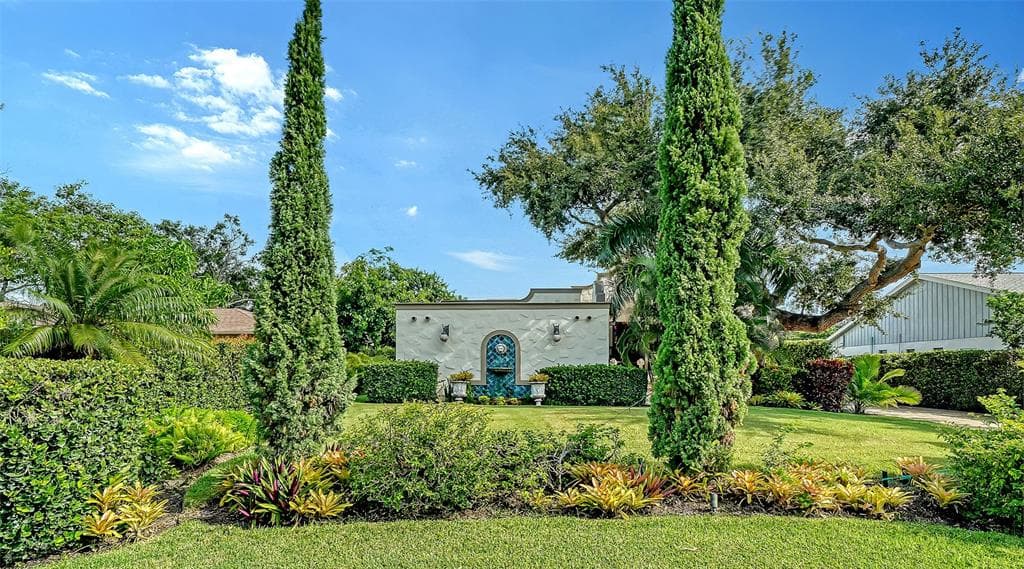 1853 FIESTA DRIVE photo 5