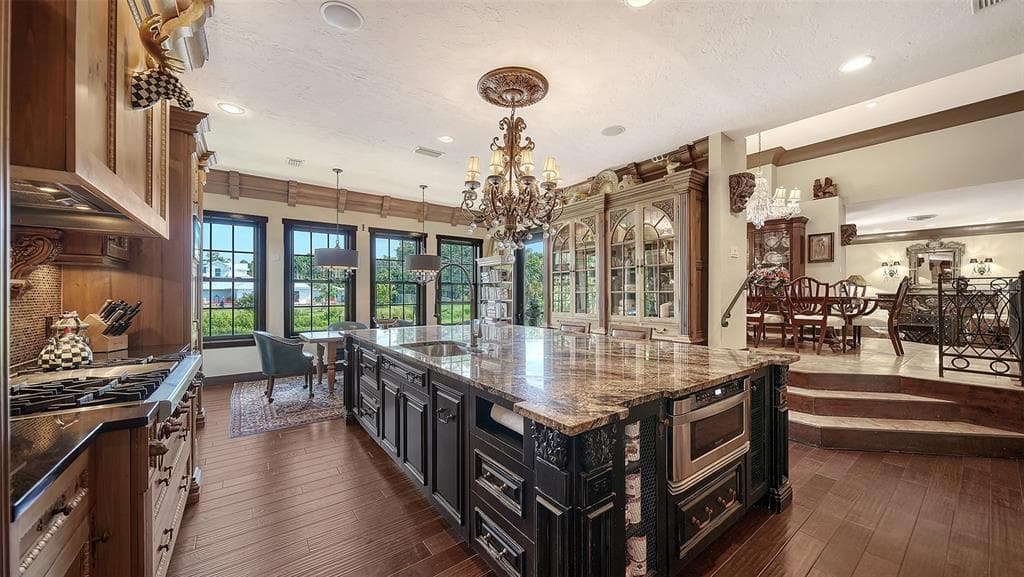 1853 FIESTA DRIVE photo 25