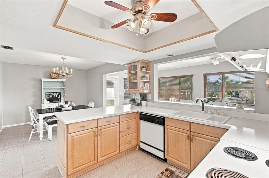 155 MORGAN LANE SE photo 8