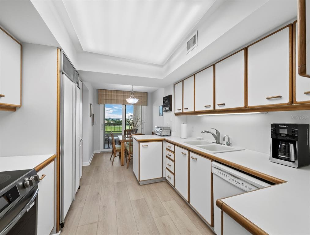 775 LONGBOAT CLUB ROAD 405 photo 11