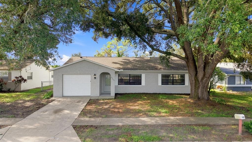 7902 ROYAL STEWART DRIVE photo 1