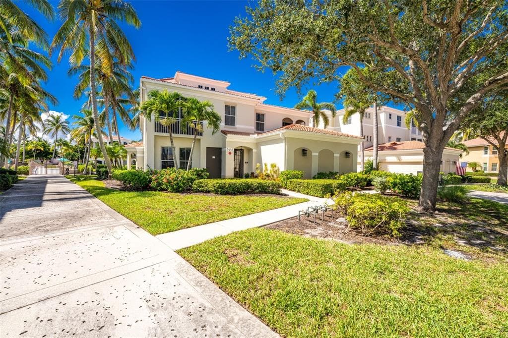 3444 SUNSET KEY CIRCLE 102 photo 1