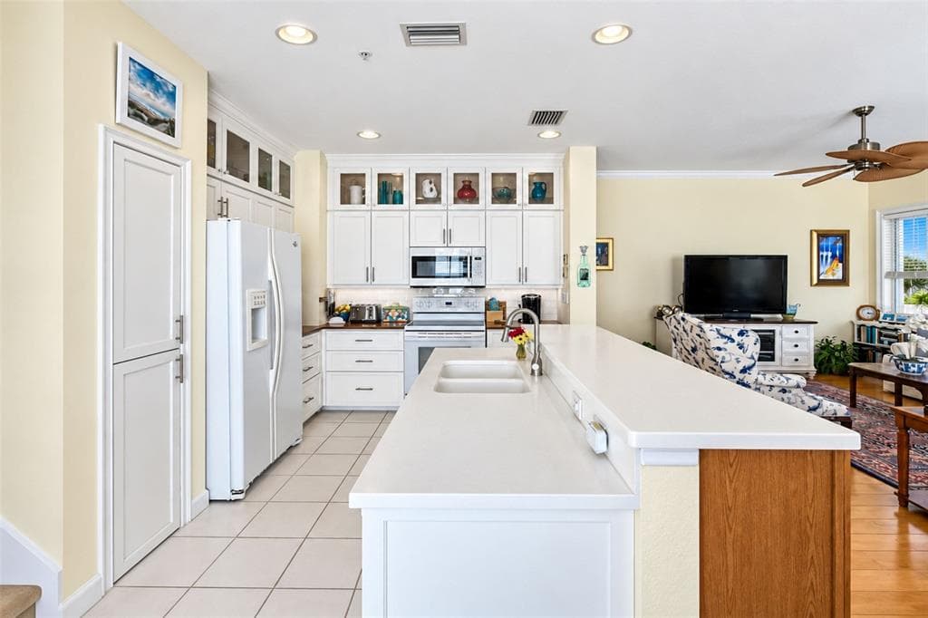 3444 SUNSET KEY CIRCLE 102 photo 19