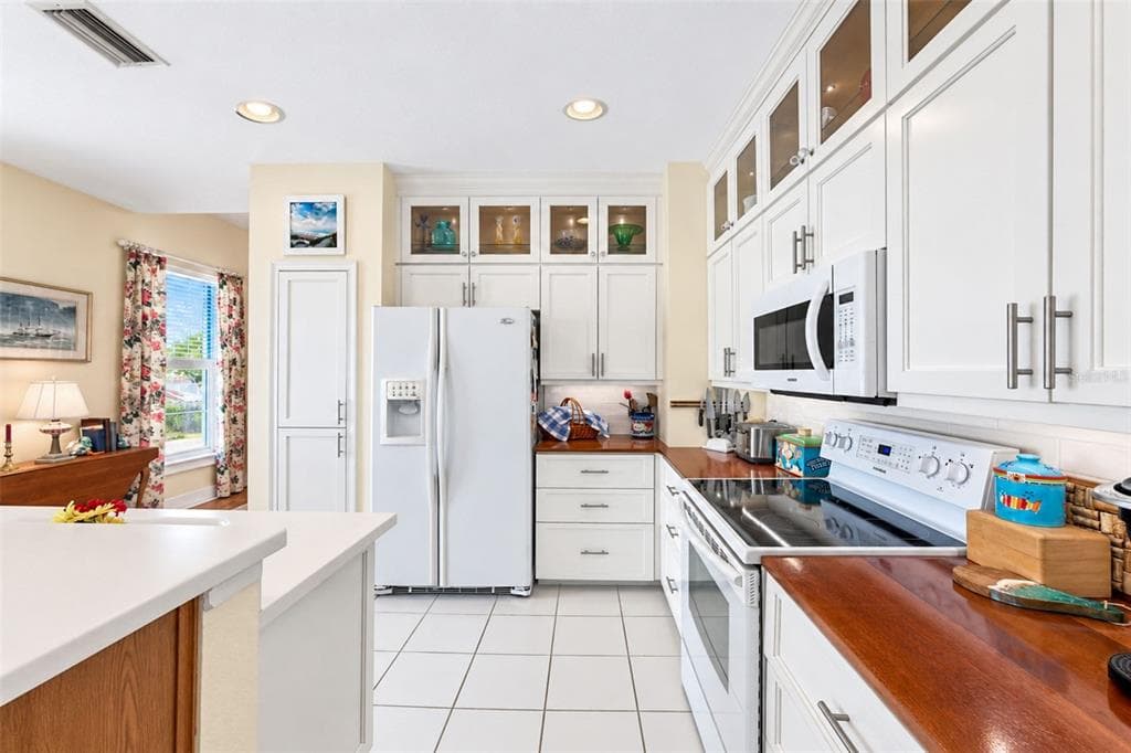 3444 SUNSET KEY CIRCLE 102 photo 21