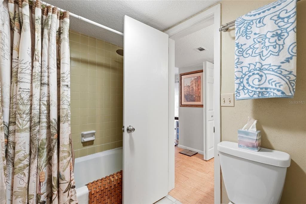 2508 SW 14TH DRIVE 216 photo 17