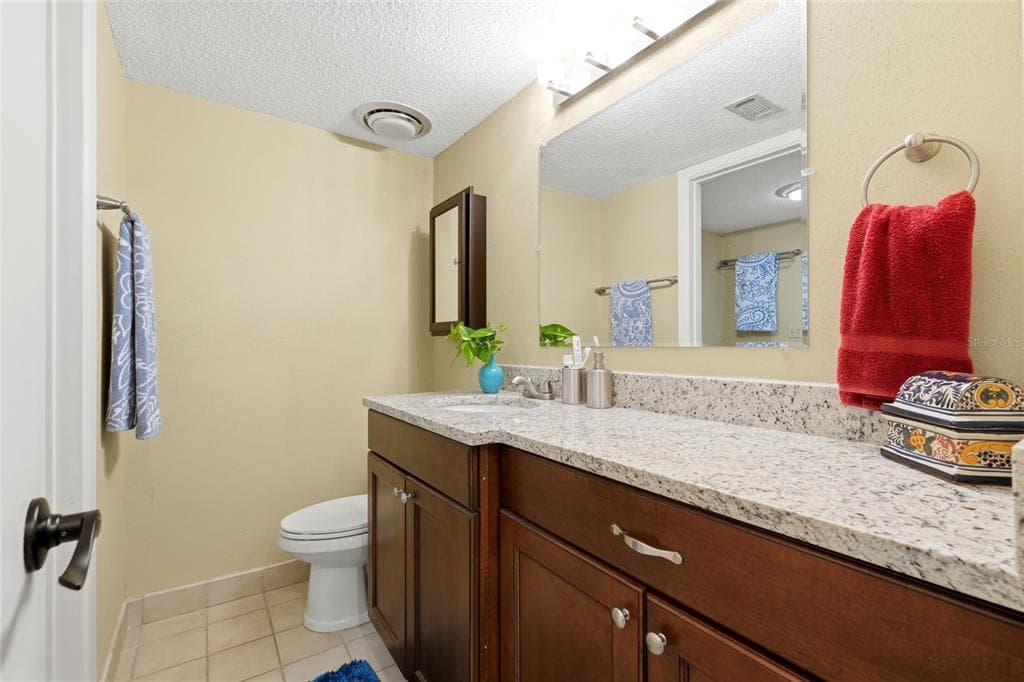 2508 SW 14TH DRIVE 216 photo 16