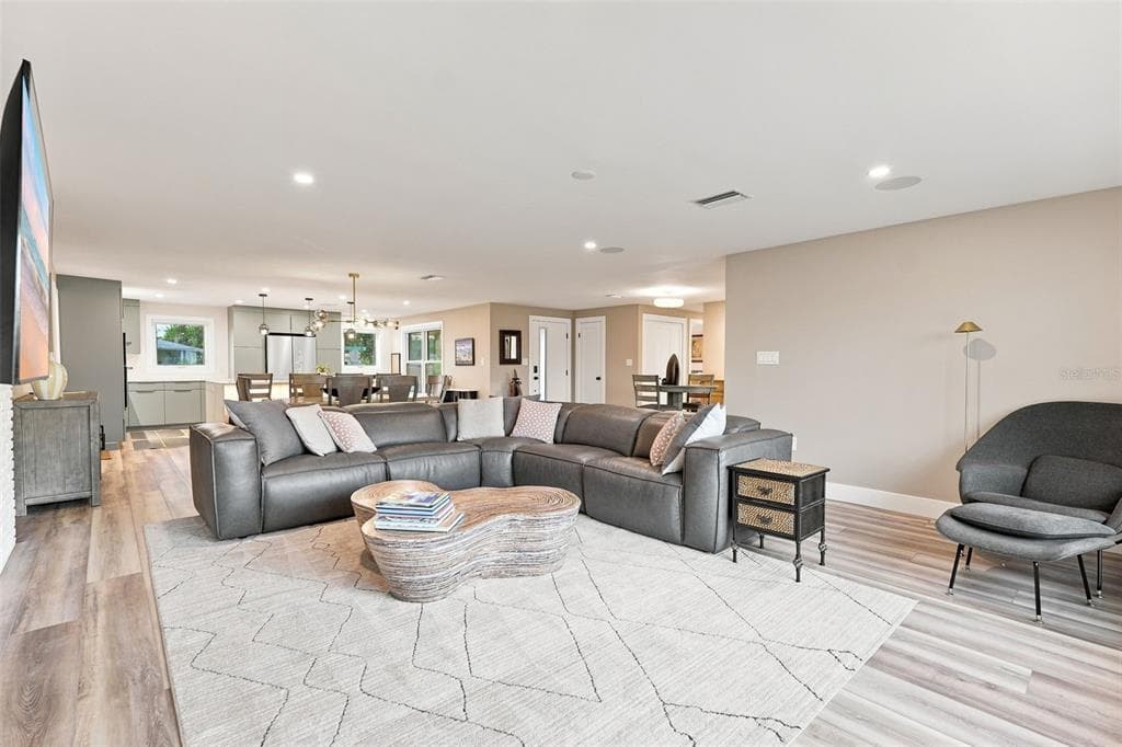 2303 CONSTITUTION BOULEVARD photo 24