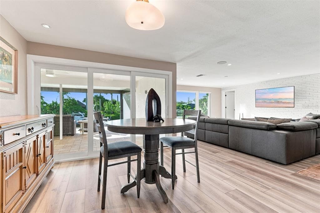 2303 CONSTITUTION BOULEVARD photo 10
