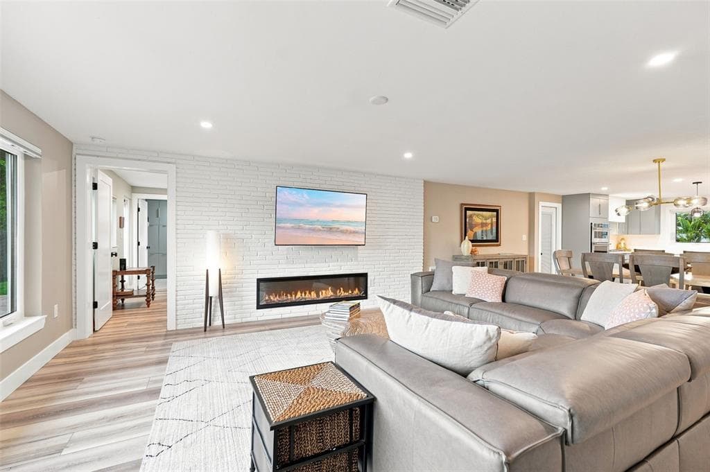 2303 CONSTITUTION BOULEVARD photo 25