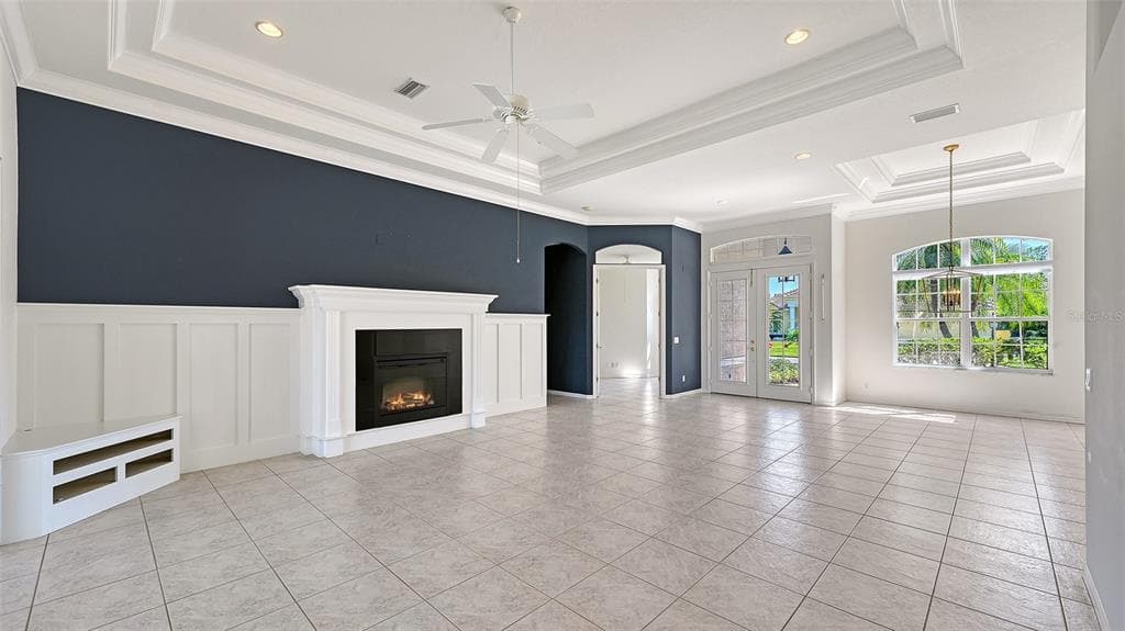 335 PARK TRACE BOULEVARD photo 13