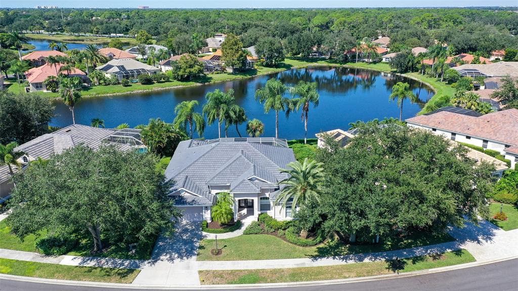 335 PARK TRACE BOULEVARD photo 1