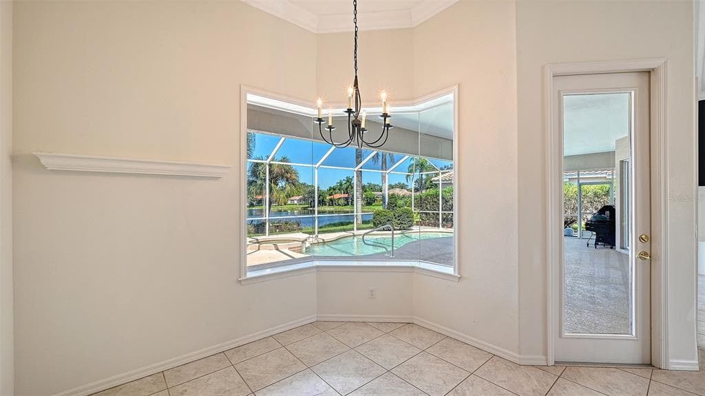 335 PARK TRACE BOULEVARD photo 18