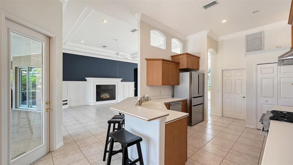 335 PARK TRACE BOULEVARD photo 19