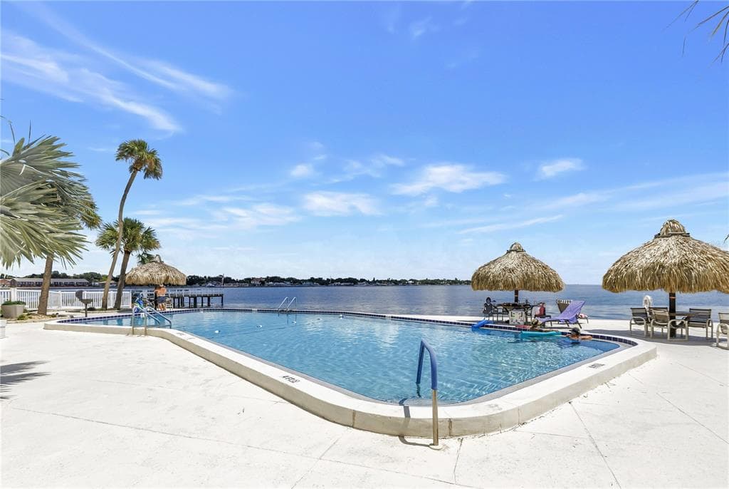 7200 SUNSHINE SKYWAY LANE S 8B photo 2