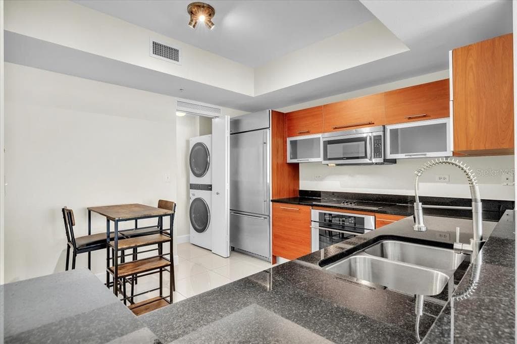 3000 OASIS GRAND BOULEVARD 2802 photo 13