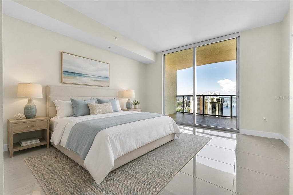 3000 OASIS GRAND BOULEVARD 2802 photo 17