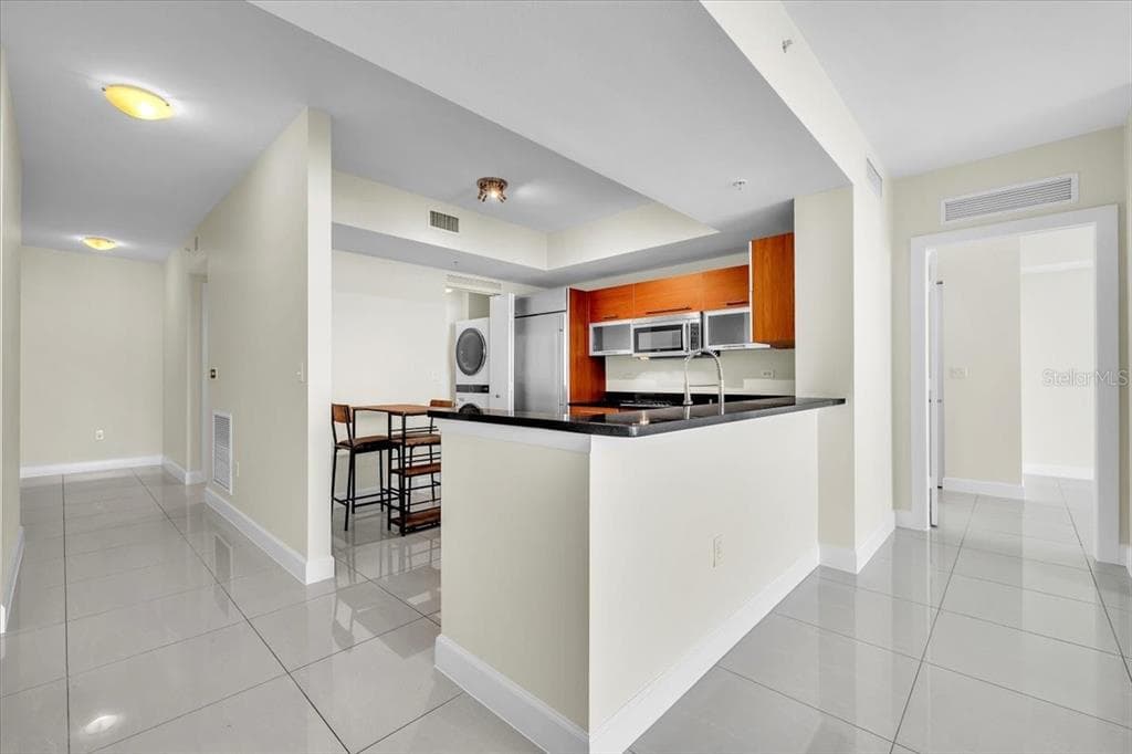 3000 OASIS GRAND BOULEVARD 2802 photo 12