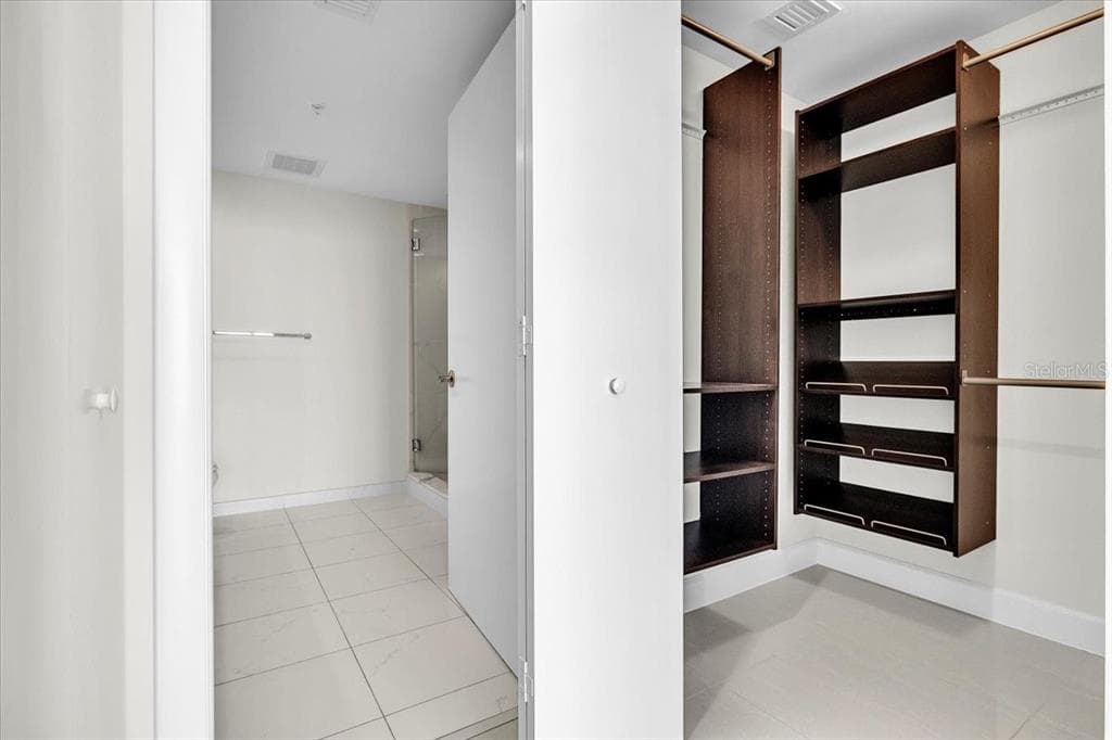3000 OASIS GRAND BOULEVARD 2802 photo 20
