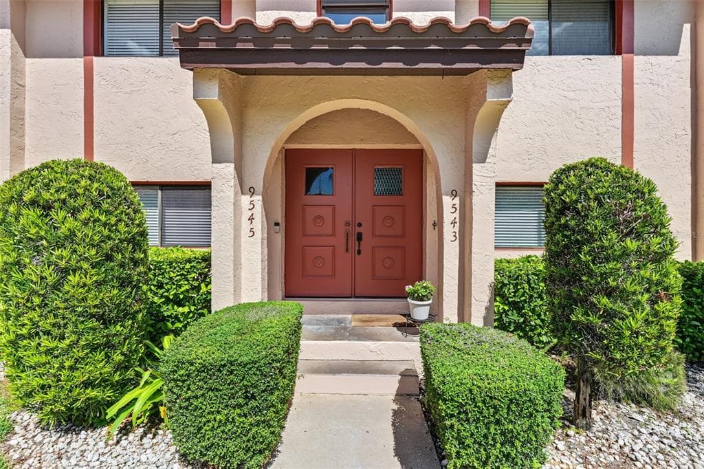 9543 86TH AVENUE 9543 photo 3