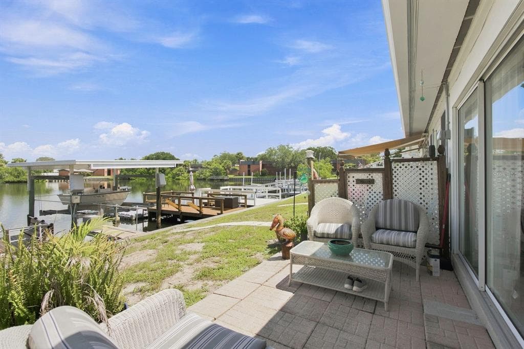 593 WESTWINDS DRIVE 593 photo 18