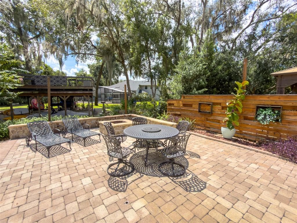 2261 POINSETTIA DRIVE photo 13