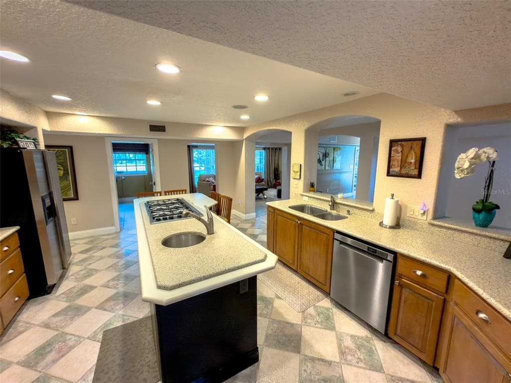 2261 POINSETTIA DRIVE photo 22