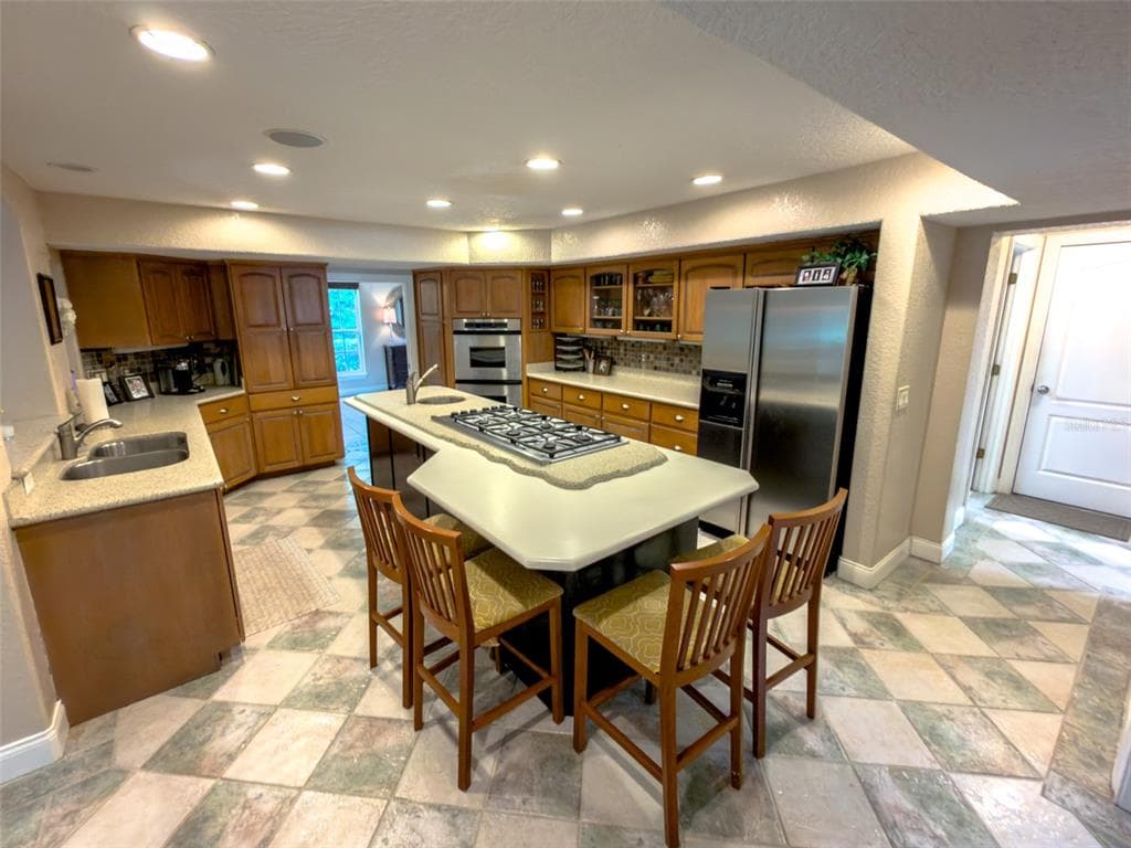 2261 POINSETTIA DRIVE photo 20