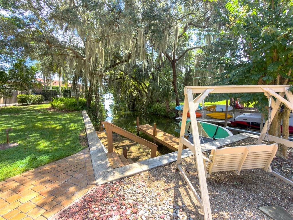 2261 POINSETTIA DRIVE photo 9