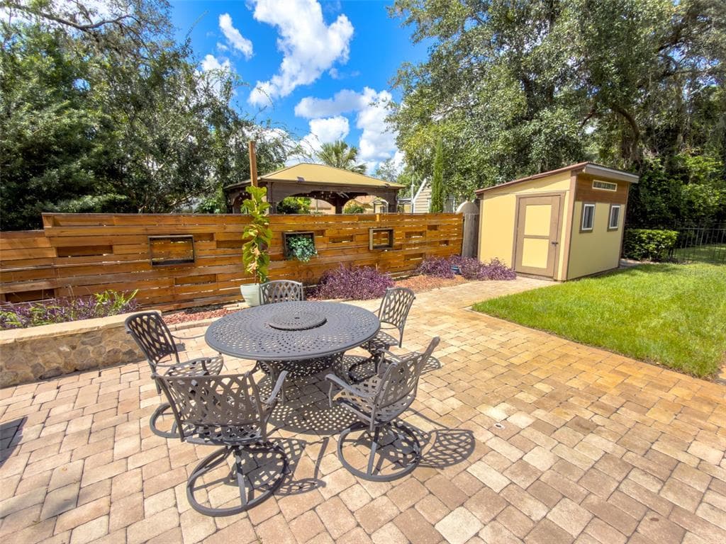 2261 POINSETTIA DRIVE photo 14