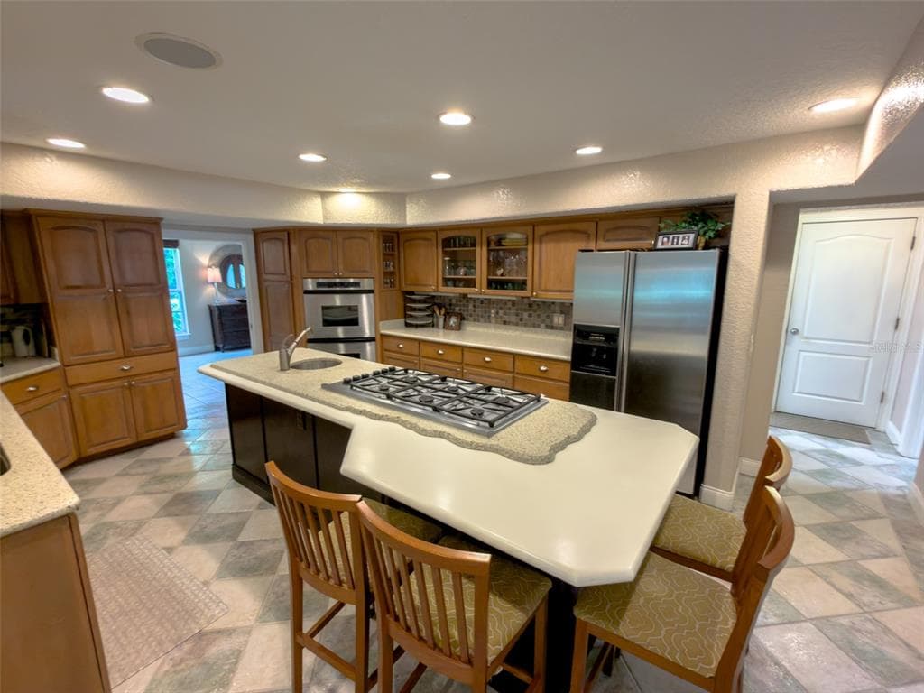 2261 POINSETTIA DRIVE photo 18