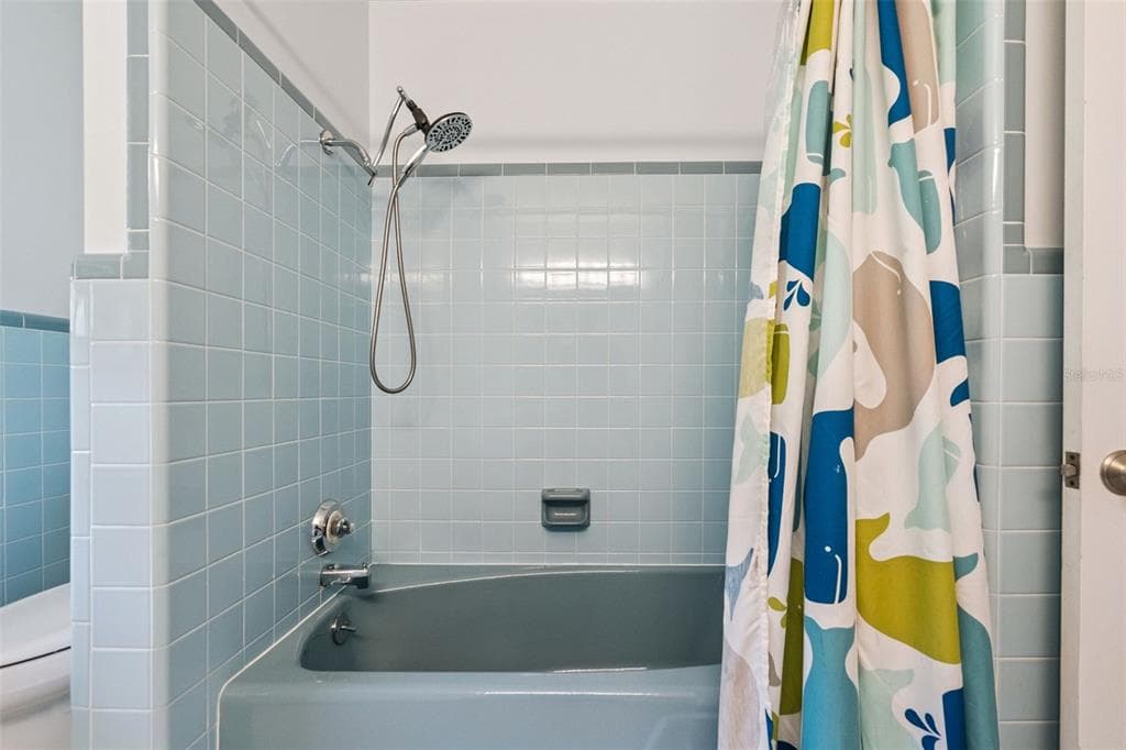 2422 TOPPING PLACE photo 15