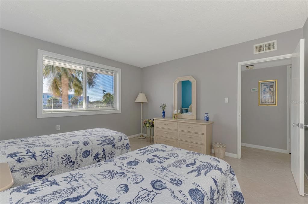 763 JOHN RINGLING BOULEVARD 34 photo 23