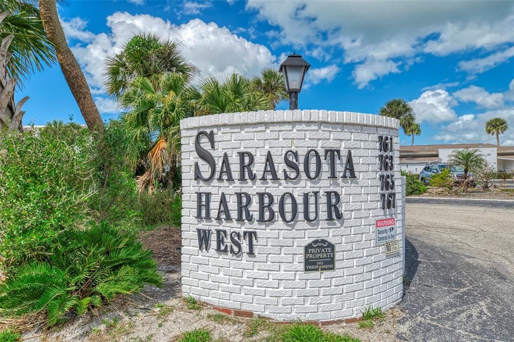 763 JOHN RINGLING BOULEVARD 34 photo 2