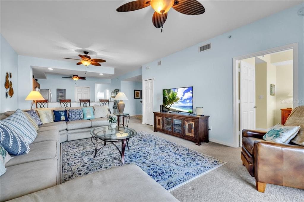 900 E MARION AVENUE 1310 photo 10