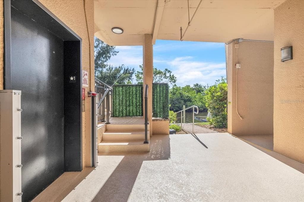 900 E MARION AVENUE 1310 photo 4