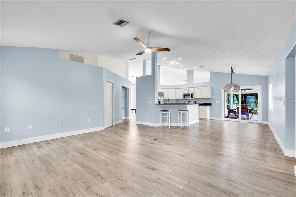 221 SPORTSMAN ROAD photo 17